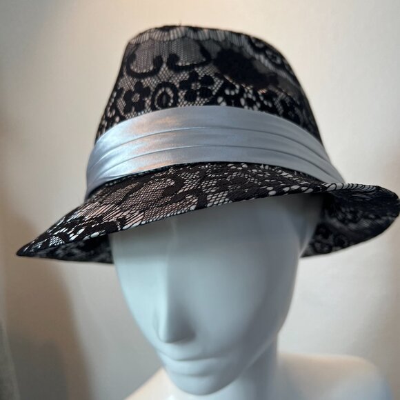 NWOT Modern Stylish Black Laced and Silver Classic Preppy Fedora Polyester - Picture 1 of 16